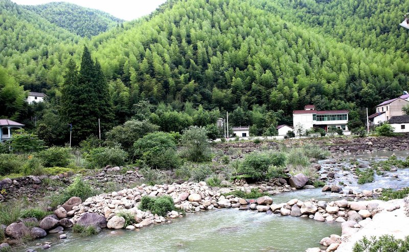 Zhebei Grand Canyon Xinongshe Inn Over view