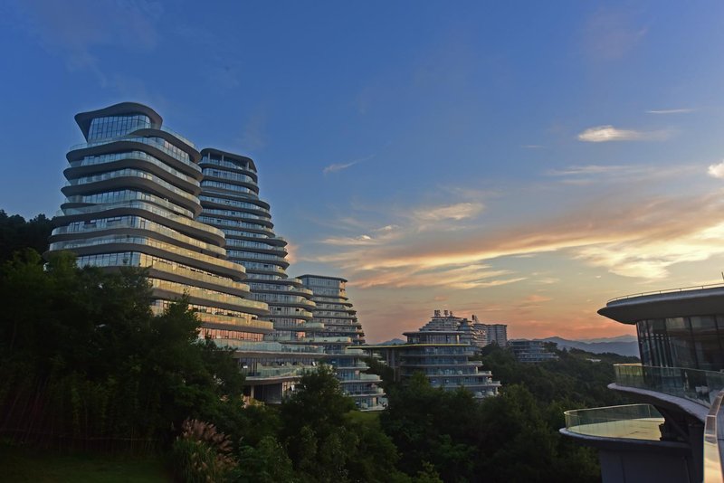 Huangshan green cloud taiping lake resort hotelOver view