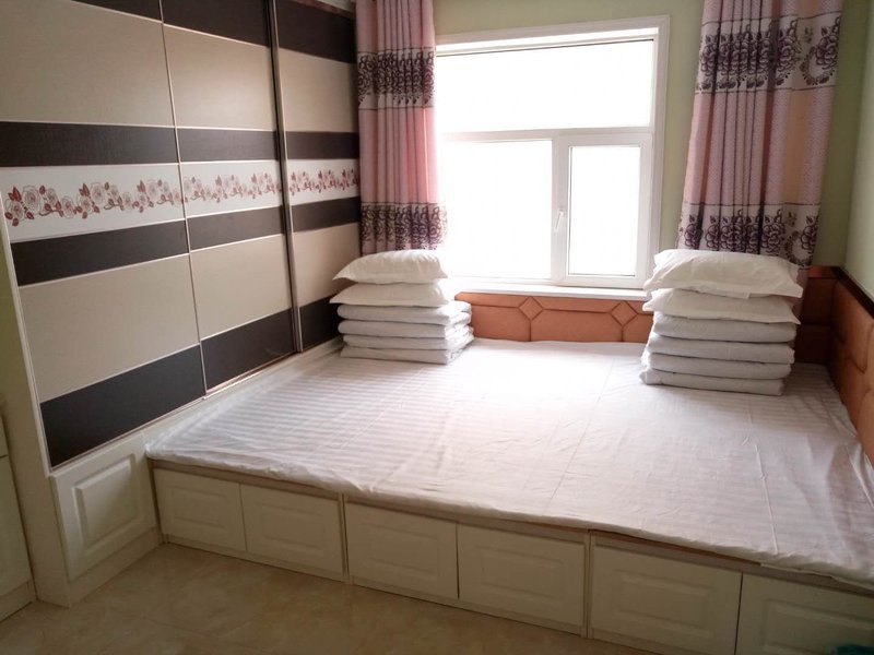 cha ka Theme Suite Guest Room