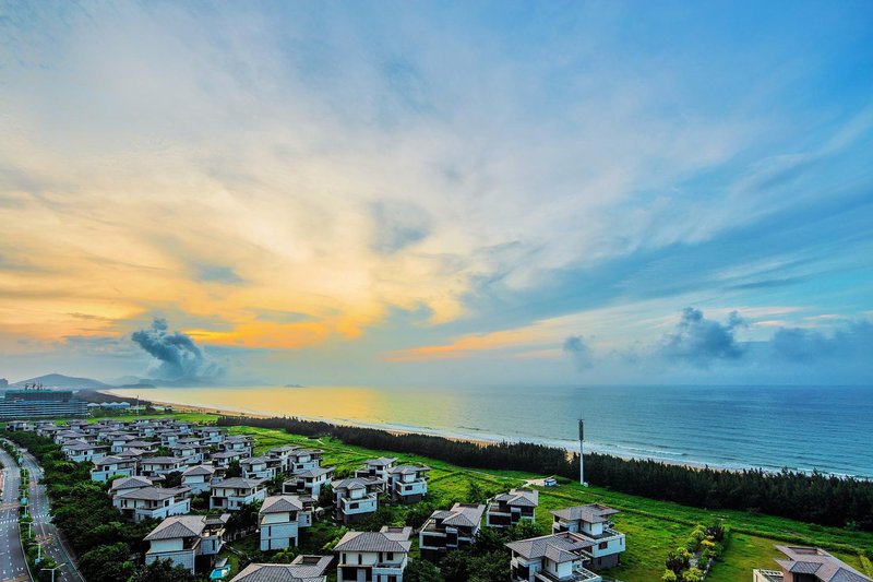 Yishan Lanhui Holiday Apartment (Hailing Island Poly Silver Beach) Over view