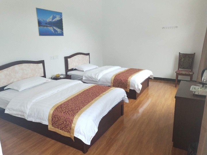 Land of the cloudGuest Room