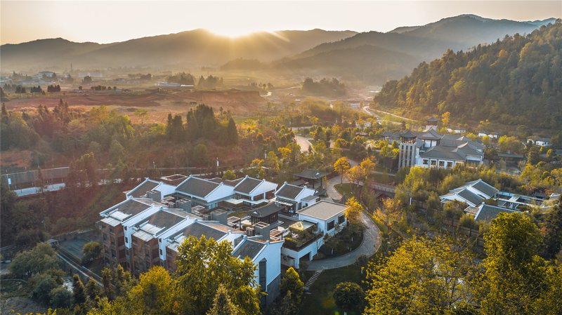 Banyan Tree TengchongOver view