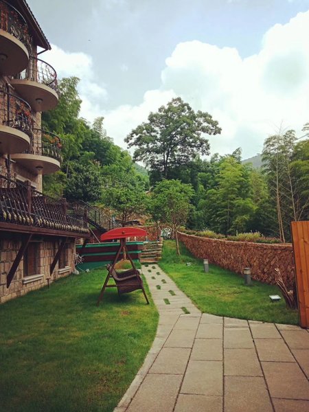 Mount Mogan Xiaofeng Mujing Boutique HostelOver view