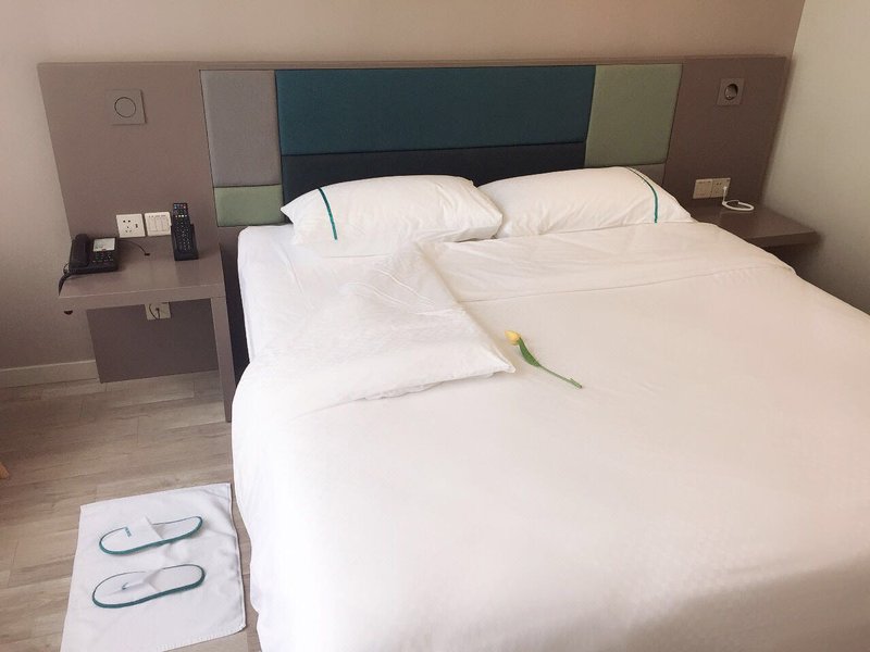 如家商旅酒店(金寨县政府皖润大厦店)