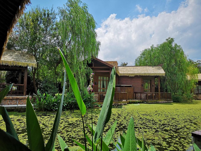 Seclusive Life Yangzhou Resort Over view