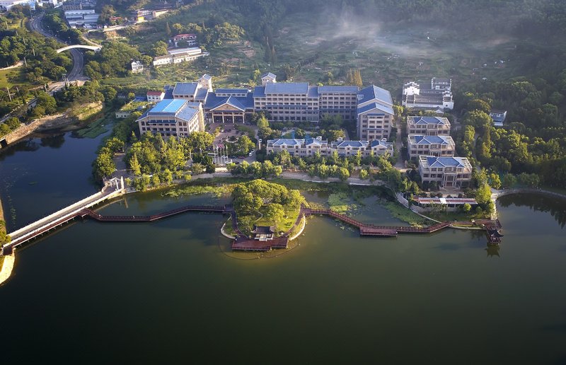 Donggu Lake Xiangshan New Century Hotel Over view