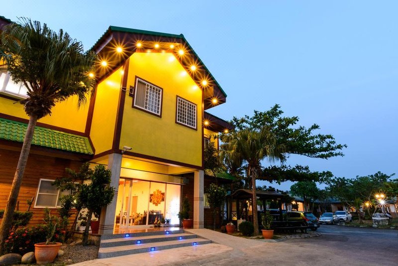 Hengchun Town Cabins Over view