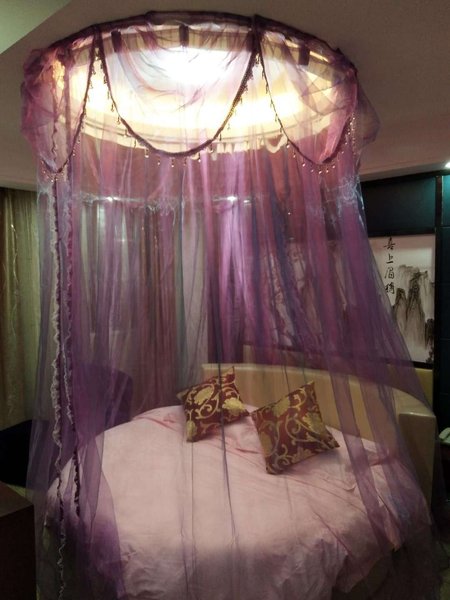 YI MING XUANGuest Room