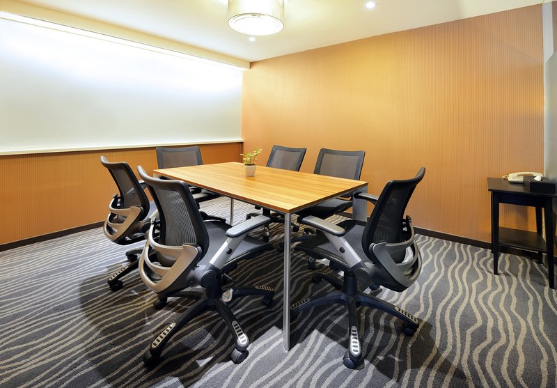 Green Garden Apartments meeting room