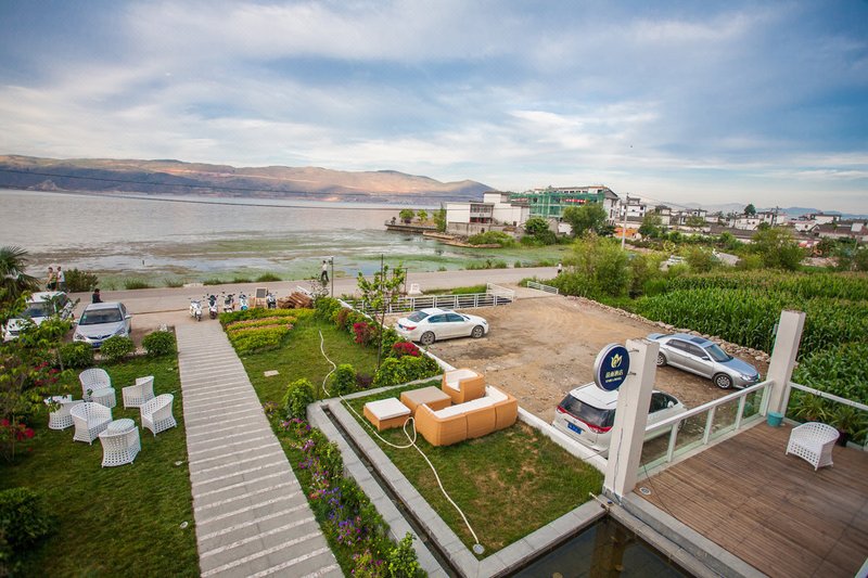 Yinhua Lake View Garden Hotel Over view