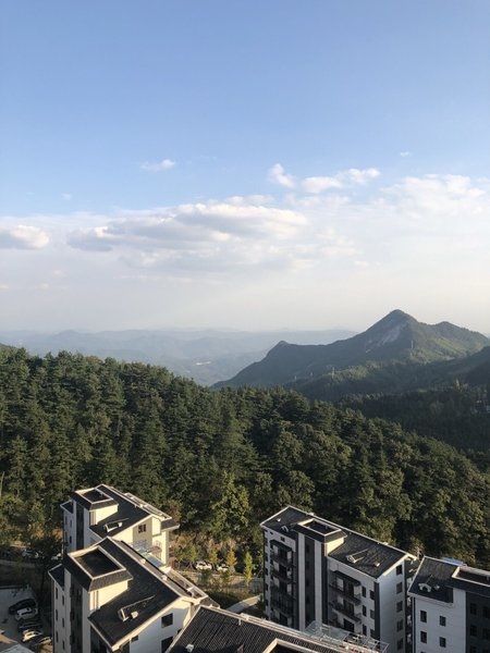 罗田薄刀峰度假酒店