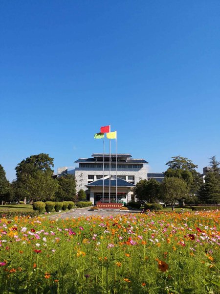 上杭古田山庄外景图