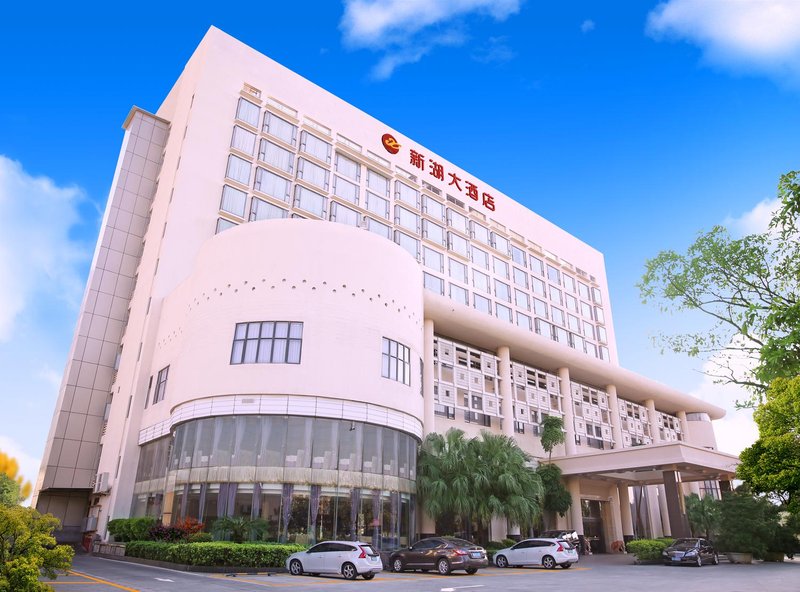 Xin Hu Hotel over view
