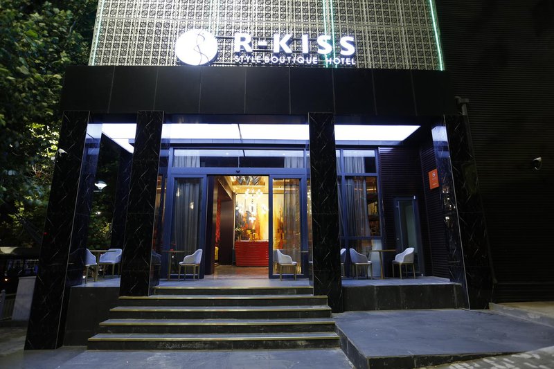 R Kiss Fashion Boutique Hotel Over view