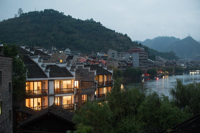 Xunmei Riverside Hotel Over view