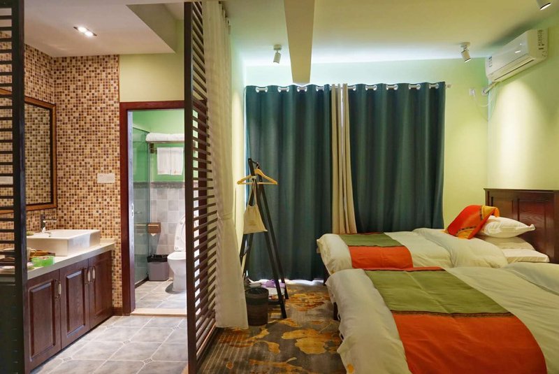 Dian Chi Lake VillaGuest Room