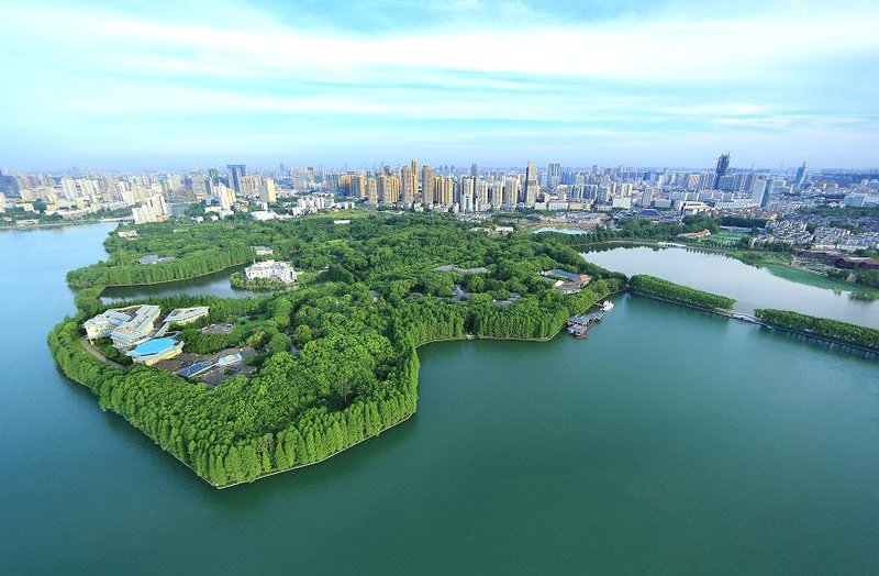 East Lake Hotel Wuhan Over view