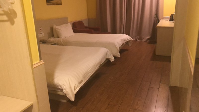 Hanting Hotel Guest Room