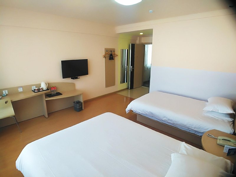 Building 2, Hardware District, Lubei Tongli International Trade CityGuest Room