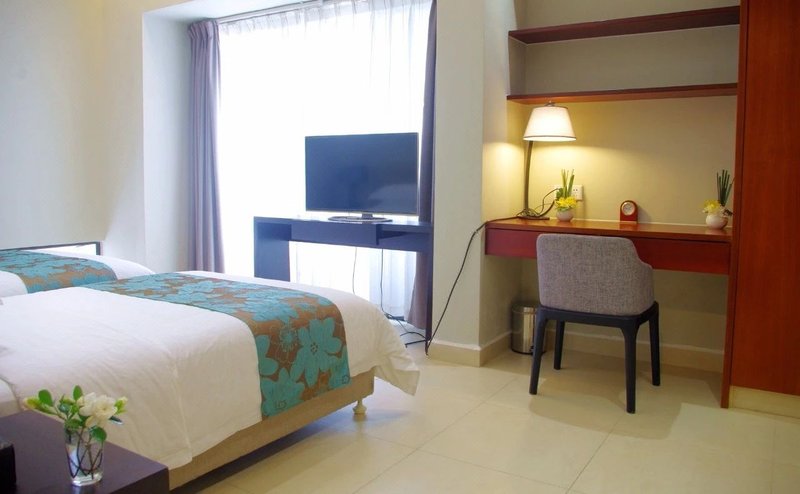 Mountain Lake Villa Guest Room