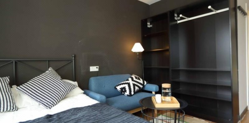 蝌蚪轻居公寓(济南卓越时代广场燕山立交店)