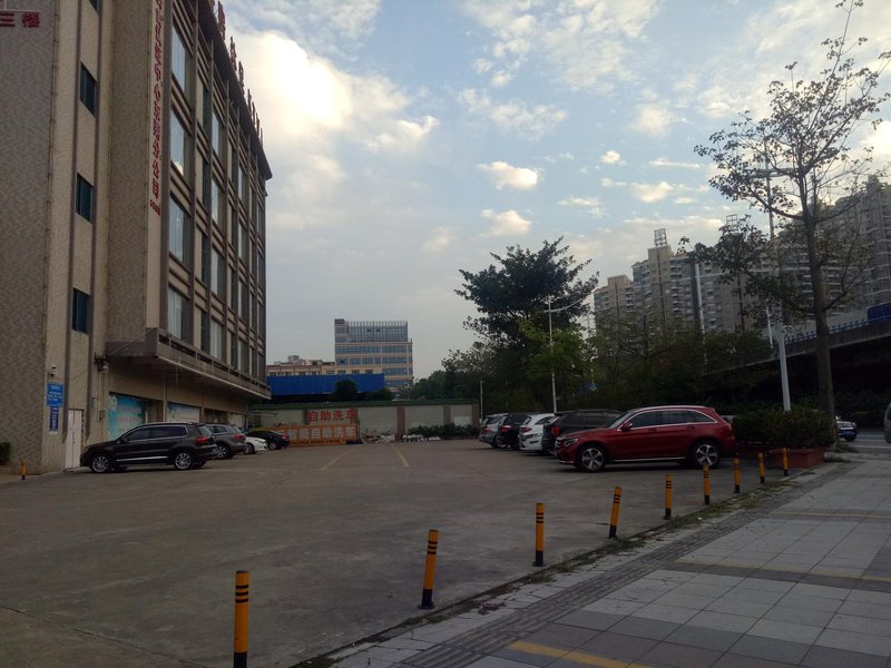 LAVANDE Hotel(Dongguan east bus station store) Over view