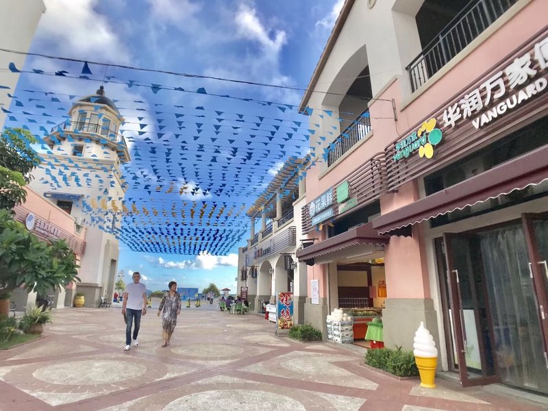 Huizhou Shuangyuewan Haitangsshu HotelOver view