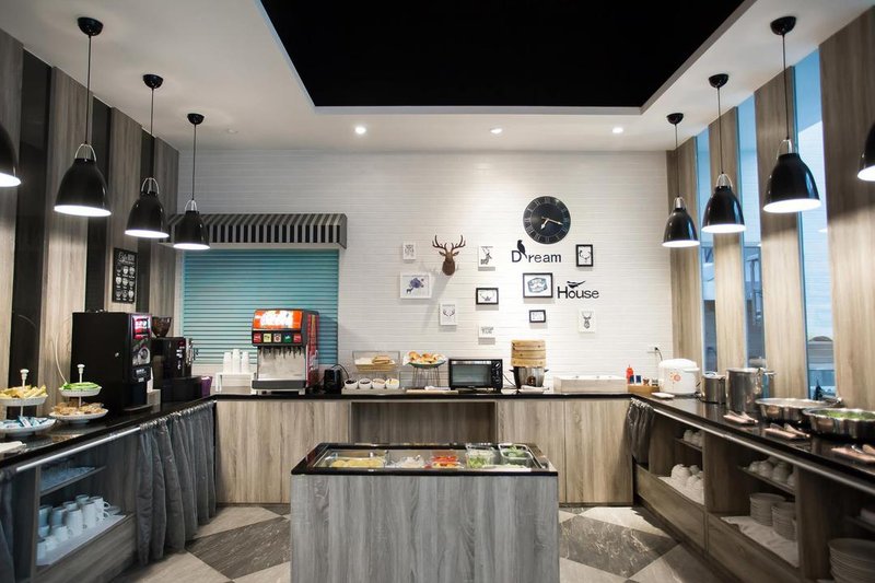 Princess & Elephant Hotel Restaurant