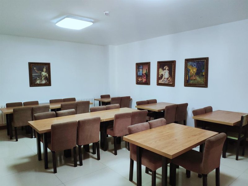 Spring Fashion Expreess Hotel BeiHuan Shopping MallRestaurant