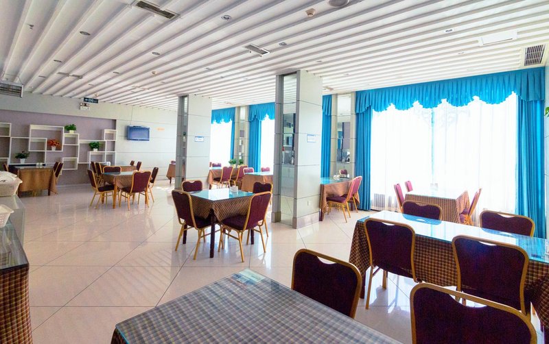 Jinye Jingsheng Hotel (Leshan High-speed Railway Station Jiaxing Road Food Street) Restaurant
