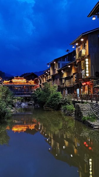 Xingge sitting Moon Inn Over view