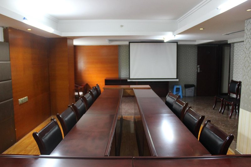 Wuhan Yinhe Business Hotel meeting room