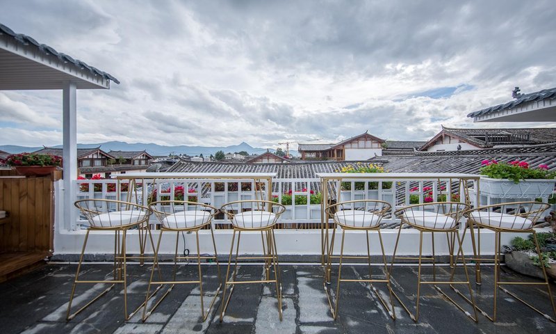 Gesang Yunduo Tibetan Culture Inn Over view