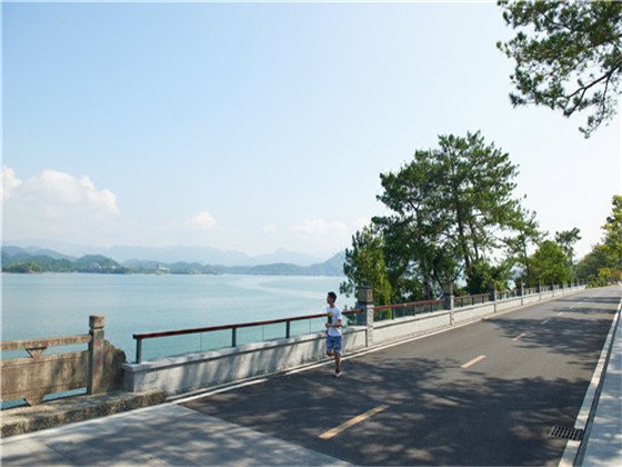 Voco Thousand Island LakeOver view