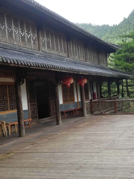 Wolongge Courtyard Over view