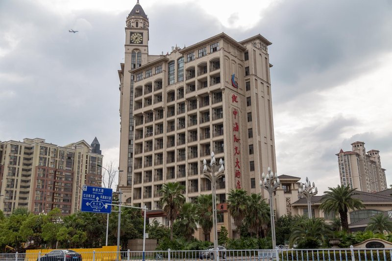 Dizhonghai Sunshine Hotel (Nanchang Honggutan Cuiyuan Road Metro Station) Over view