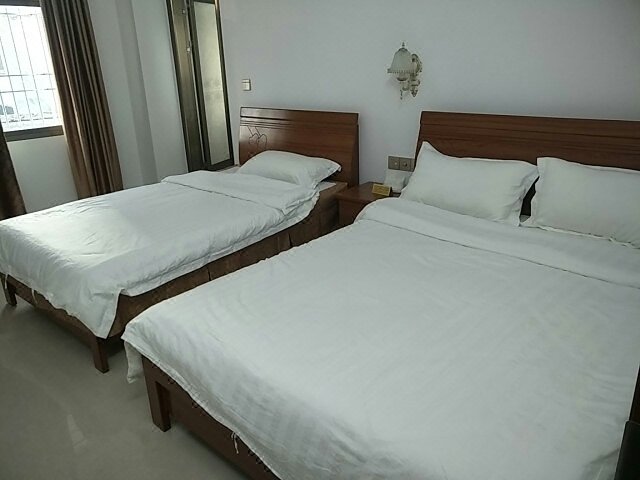 Goldenisland Guest Room