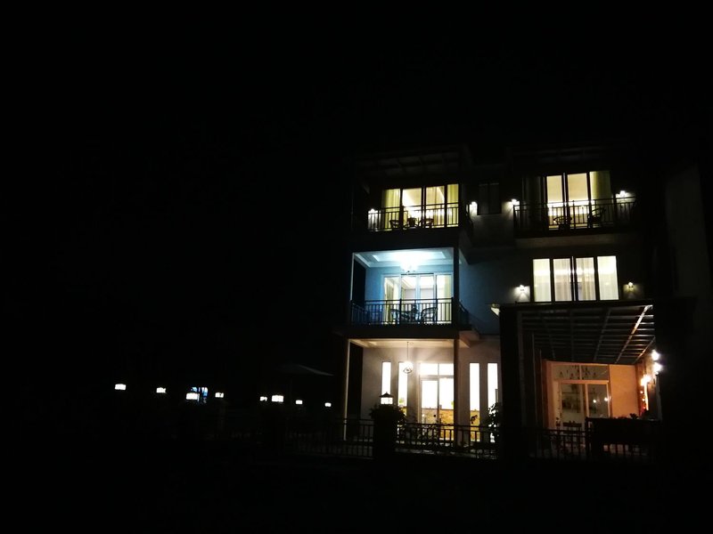 C'est La Vie Hotel Over view