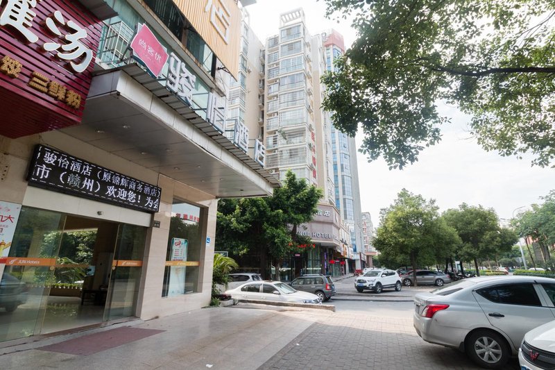 Junyi Chain Hotel (Ganzhou Railway Station) Over view