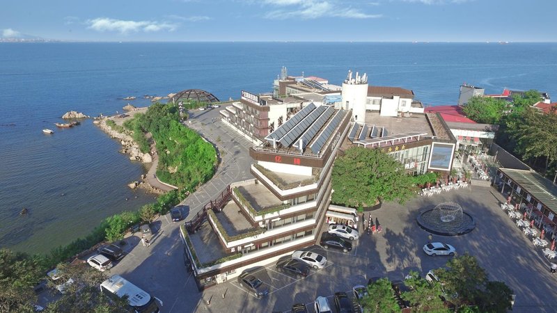 Yiteng Seaview Sunrise Hotel (Beidaihe Pigeon Wo Biluo Tower) Over view