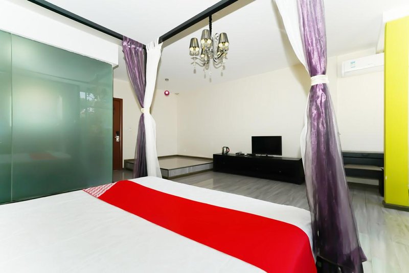 Keke Fashion Hotel Guest Room