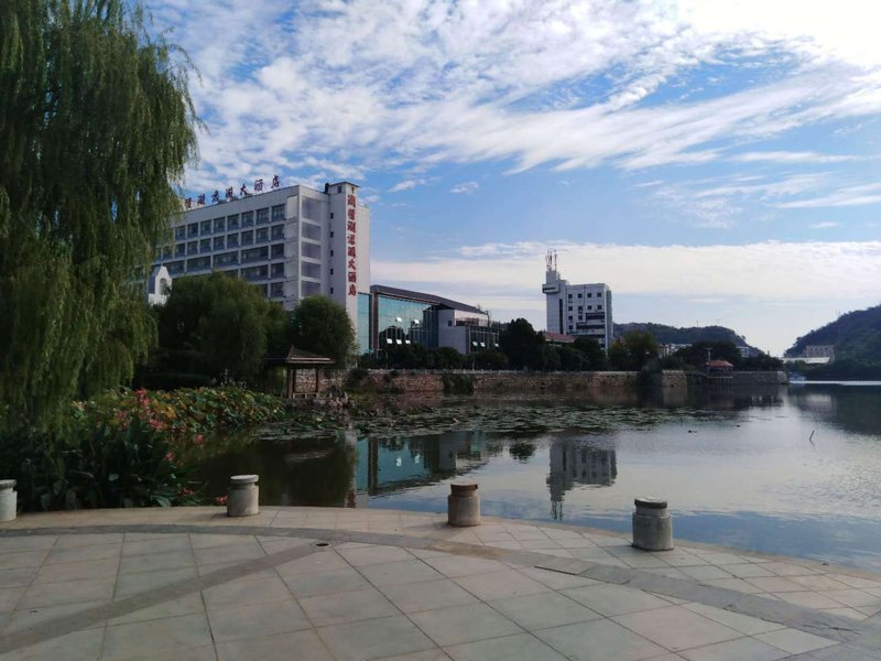 Yuanming Lake Junlan Hotel Over view