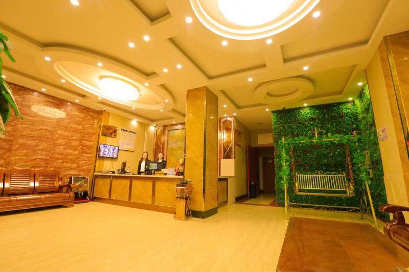 Tian Lin Wan Long Business Hotel 大堂/接待台