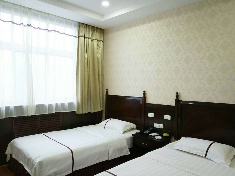 Baicheng Hotel Guest Room