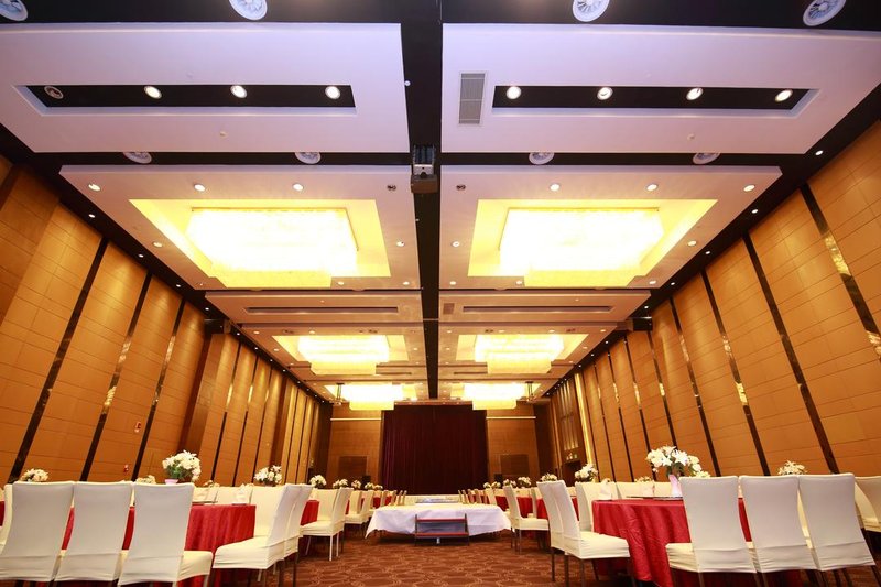 Sunny Sky Inn Huanggang Spreading Love Lake ParkRestaurant