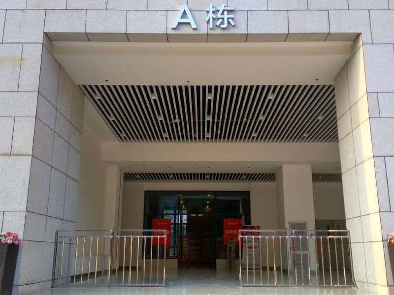 Q Apartment Over view