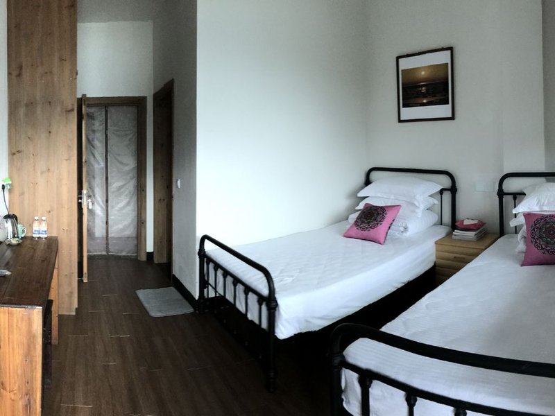 Yin · Longmen HostelGuest Room