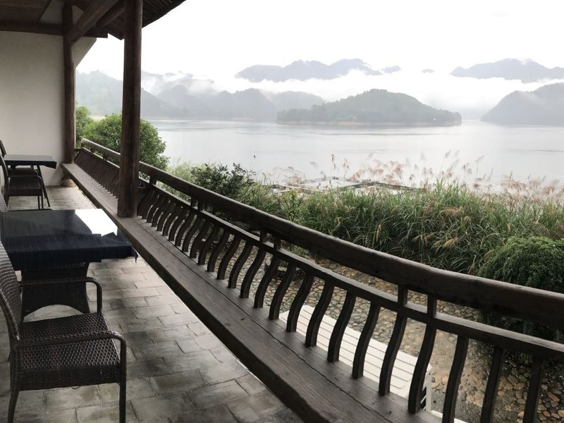 Yin · Longmen HostelGuest Room