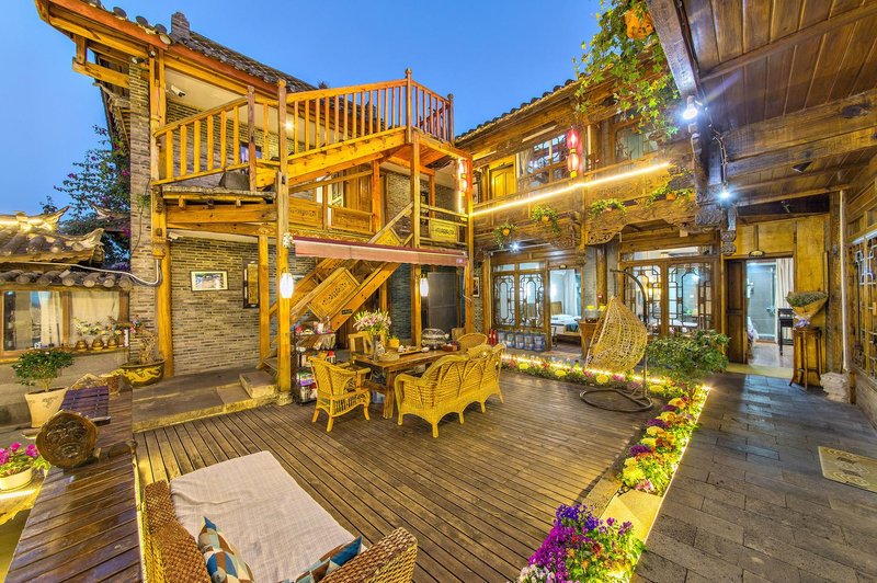 Sky Ocean Inn Lijiang Over view