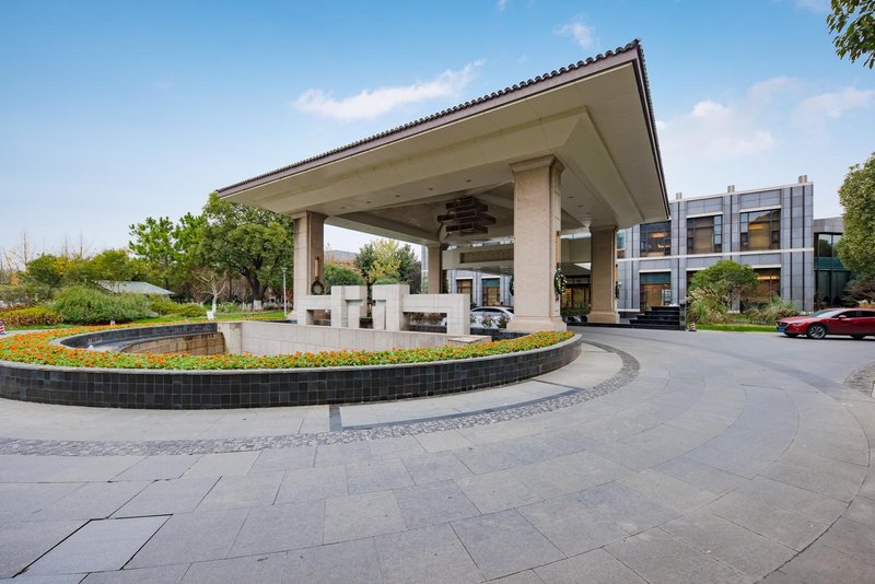 Jiyang Lake Hotel Over view